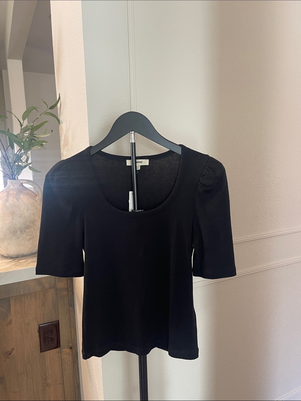 Madewell Black Scoop Neck Short Sleeve Tee with Subtle Puff Shoulders
